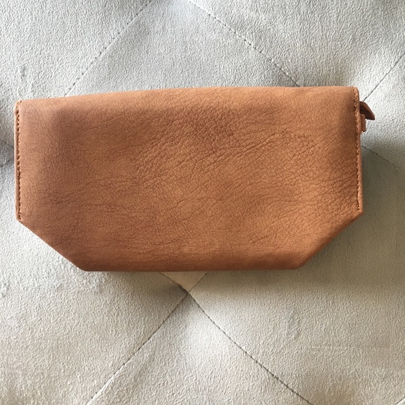 Clutch - Picture 2 of 4